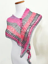 Load image into Gallery viewer, Pendola, a petite shawl
