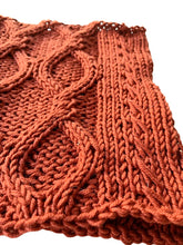Load image into Gallery viewer, Binault cowl, knit kit