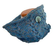 Load image into Gallery viewer, Antje, a cabled cowl kit