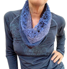Load image into Gallery viewer, The Blues cowl