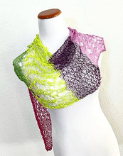 Load image into Gallery viewer, A little biddy