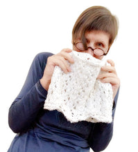 Load image into Gallery viewer, Ehrin cowl