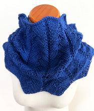 Load image into Gallery viewer, Grotto cowl, knit kit