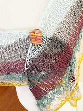 Load image into Gallery viewer, Hourglass shawlette