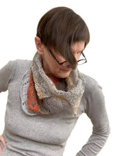 Load image into Gallery viewer, Lina cowl - yarnz2GO.com