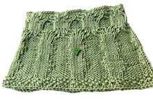 Load image into Gallery viewer, Lizzie cowl, kit