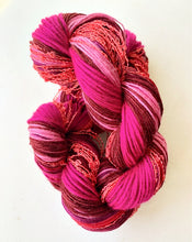 Load image into Gallery viewer, Clarissa shawl