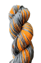 Load image into Gallery viewer, Antje, a cabled cowl kit