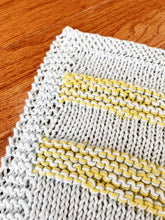 Load image into Gallery viewer, Nissa kerchief, knit kit - yarnz2GO.com