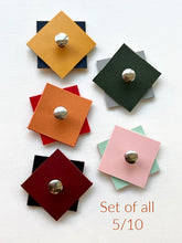 Load image into Gallery viewer, Squared two color shawl pins