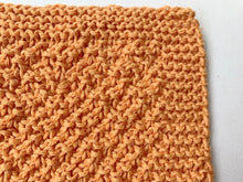 Load image into Gallery viewer, Seersucker square, spa cloth kit - yarnz2GO.com