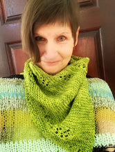 Load image into Gallery viewer, Triangles kerchief pattern - yarnz2GO.com