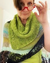 Load image into Gallery viewer, Triangles kerchief pattern - yarnz2GO.com