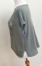 Load image into Gallery viewer, Blooms and lace top - yarnz2GO.com
