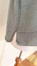 Load image into Gallery viewer, Blooms and lace top - yarnz2GO.com
