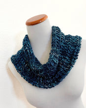 Load image into Gallery viewer, Cade neck warmer
