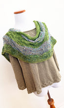 Load image into Gallery viewer, Christelle shawl - yarnz2GO.com
