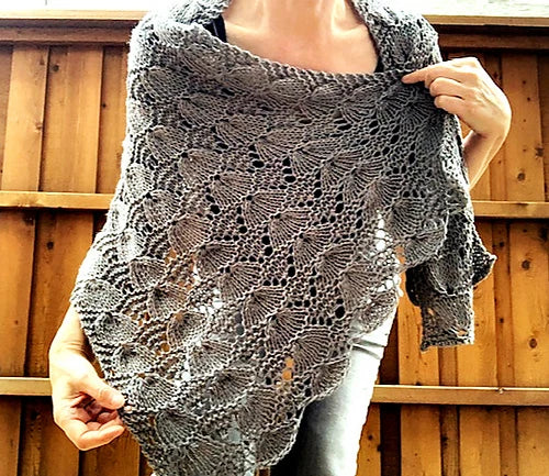 Coquille shawl sample