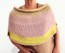 Load image into Gallery viewer, Della cowl pattern
