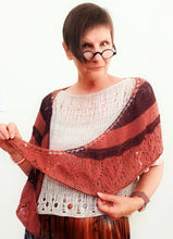 Load image into Gallery viewer, Esme shawlette with shawl cuff - yarnz2GO.com
