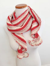 Load image into Gallery viewer, Elisia shawl sample
