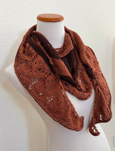 Load image into Gallery viewer, Esme shawlette with shawl cuff - yarnz2GO.com
