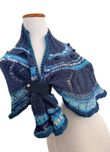 Load image into Gallery viewer, Frideline shawl
