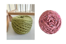 Load image into Gallery viewer, Fallish shawl
