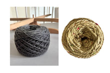 Load image into Gallery viewer, Fallish shawl
