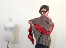 Load image into Gallery viewer, Fallish shawl
