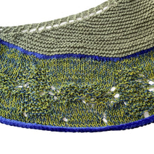 Load image into Gallery viewer, Finn shawl
