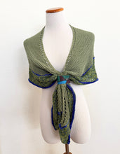 Load image into Gallery viewer, Finn shawl
