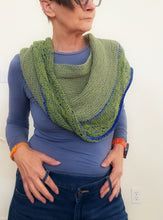 Load image into Gallery viewer, Finn shawl
