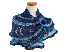 Load image into Gallery viewer, Frideline shawl
