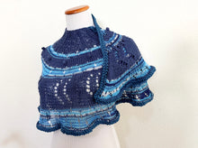 Load image into Gallery viewer, Frideline shawl
