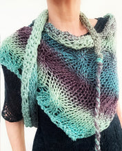Load image into Gallery viewer, Garron shawl sample
