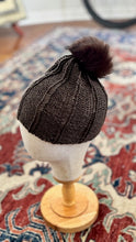 Load image into Gallery viewer, Idris beanie with Pom
