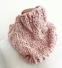 Load image into Gallery viewer, Janey cowl, sample
