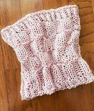 Load image into Gallery viewer, Janey cowl, sample
