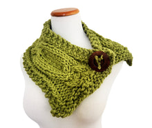 Load image into Gallery viewer, Knot and Twists cowl or Beanie
