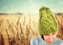 Load image into Gallery viewer, Knots and twists hat sample
