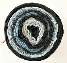 Load image into Gallery viewer, Graceful shawl - yarnz2GO.com
