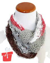 Load image into Gallery viewer, Leaning shawl, sample
