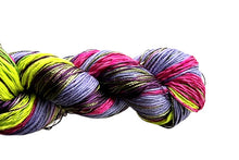 Load image into Gallery viewer, Zinnia pretty shawl
