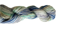 Load image into Gallery viewer, Zinnia pretty shawl
