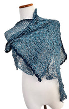 Load image into Gallery viewer, Lutz shawl sample
