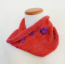 Load image into Gallery viewer, Mushy cowl sample
