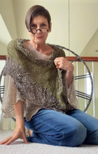 Load image into Gallery viewer, Perfectly pesto shawl - yarnz2GO.com
