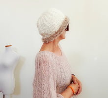 Load image into Gallery viewer, Faux Fur Cloche &amp; cowl
