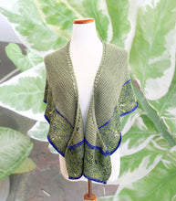 Load image into Gallery viewer, Finn shawl
